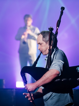 8 sonneurs pour Philip Glass